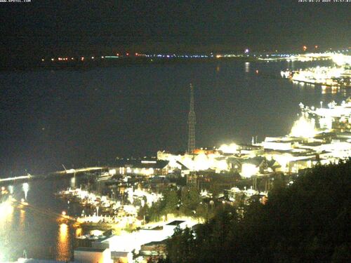 Webcam 7 looks over Ketchikan old downtown area and cruise ships.